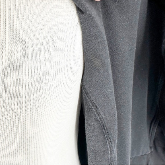 Peloton X Lululemon Coast Easy Wrap - Picture 8 of 9